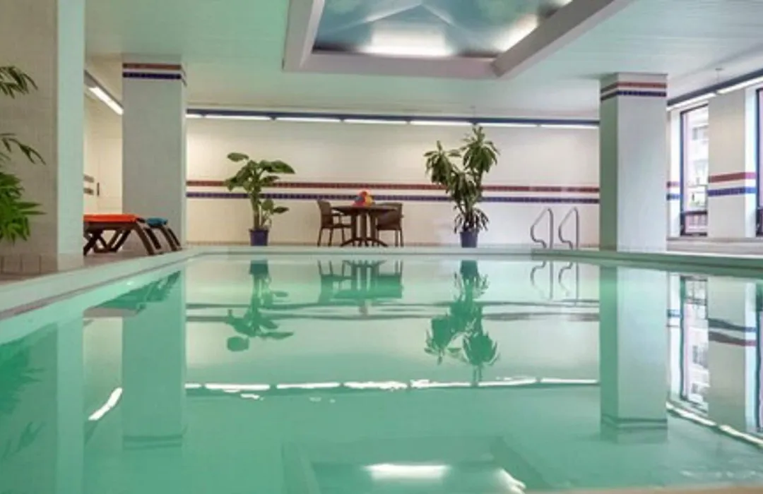Cartier Place Suite Hotel-1