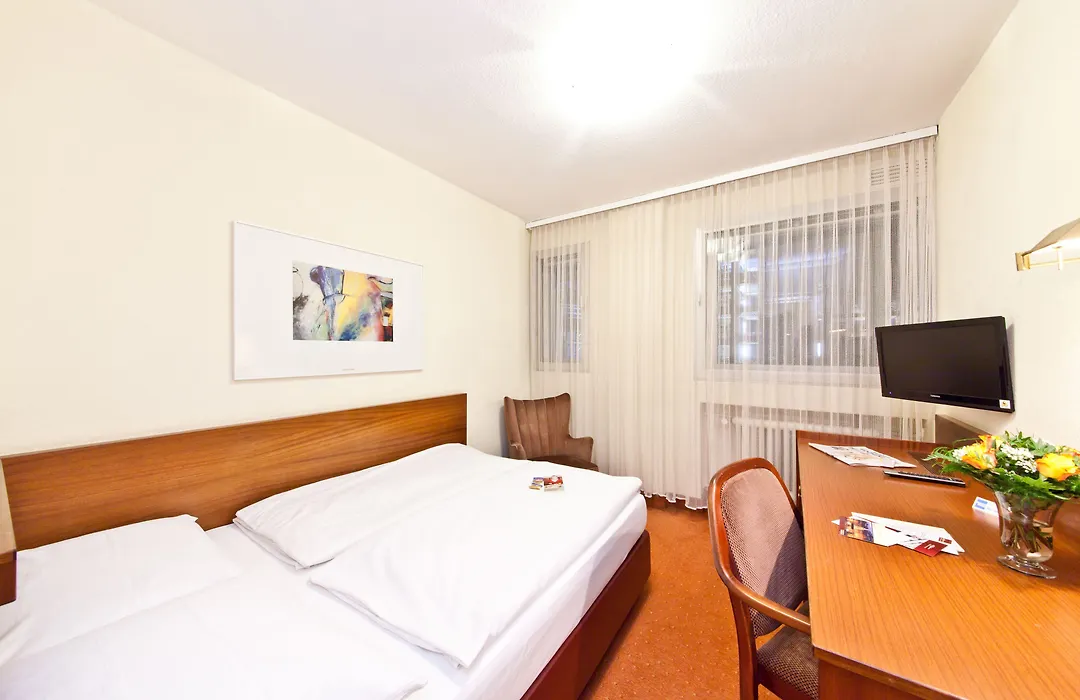 Plaza Inn Rieker Stuttgart Hauptbahnhof-1