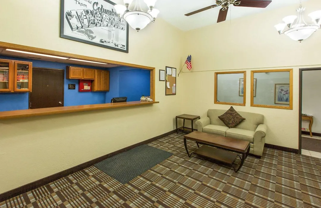 Super 8 By Wyndham Columbus-1