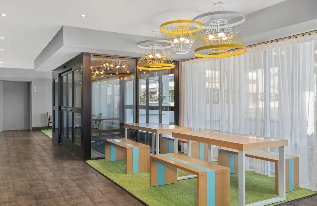 Spark By Hilton Bakersfield Central-1
