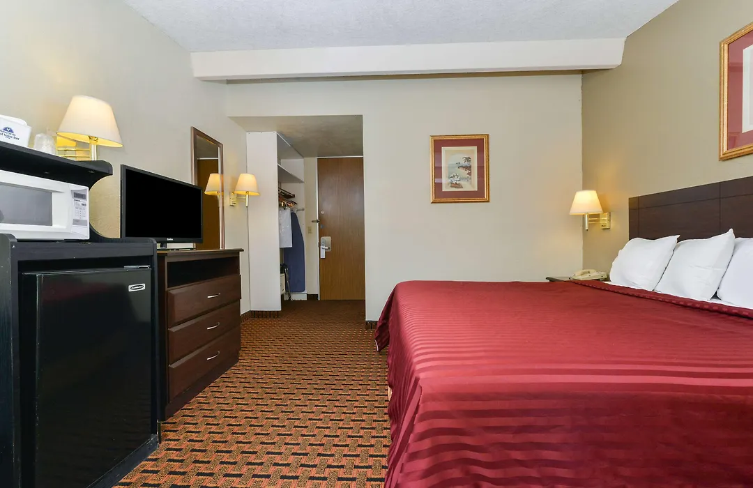 Americas Best Value Inn Sarasota-1