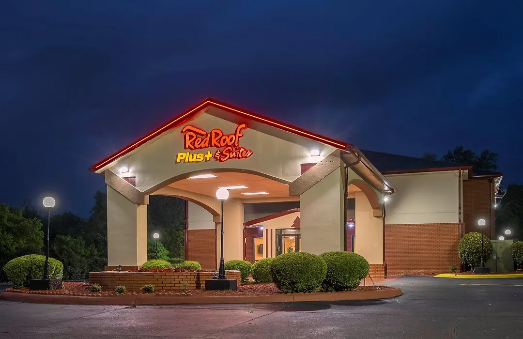 Red Roof Inn Plus+ & Suites Opelika-1