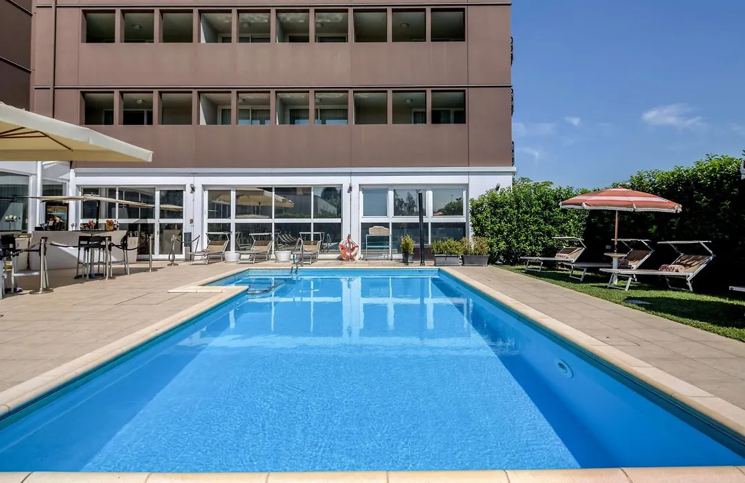 Best Western Plus Hotel Farnese-1