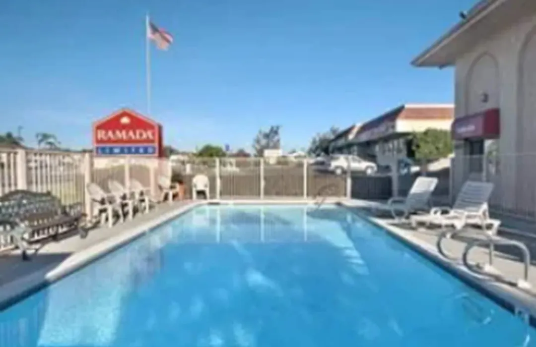 Days Inn By Wyndham San Marcos-1