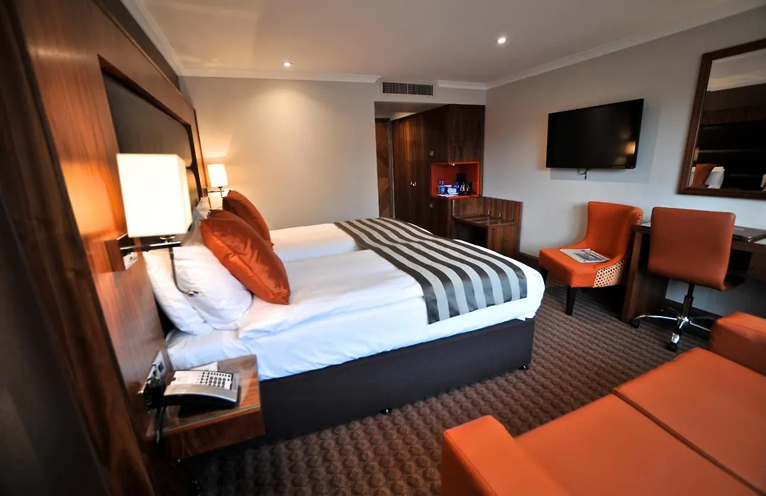Frensham Pond Country House Hotel & Spa-1