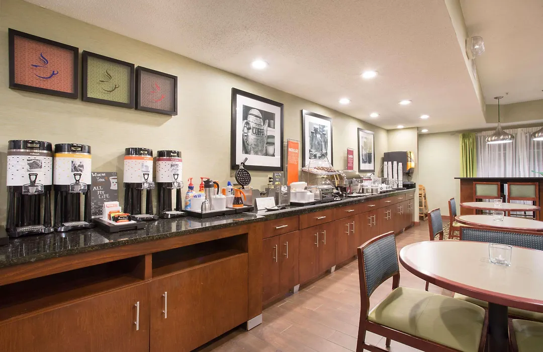 Baymont By Wyndham Thornton-1