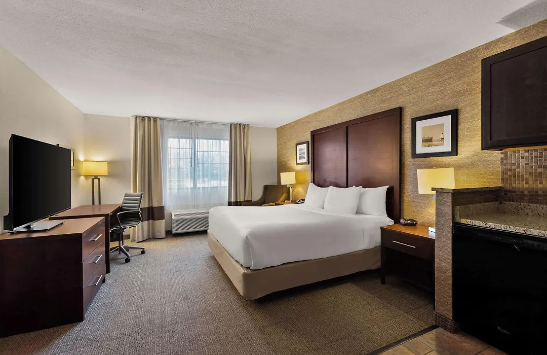 Comfort Inn & Suites Ludington Near Us-10-1