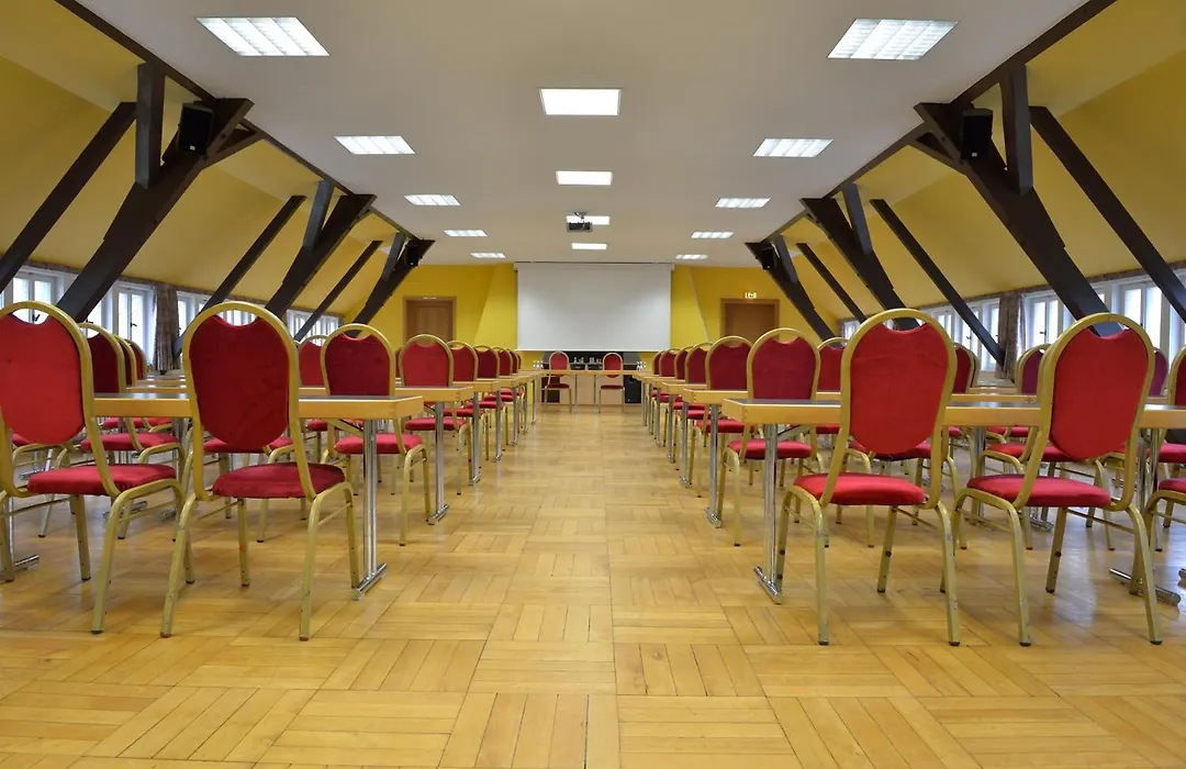 Land- und Golfhotel Alte Fliegerschule-1