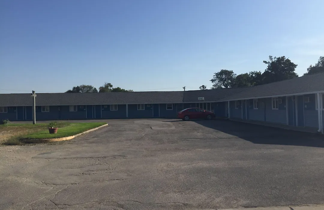 Burr Oak Motel-1