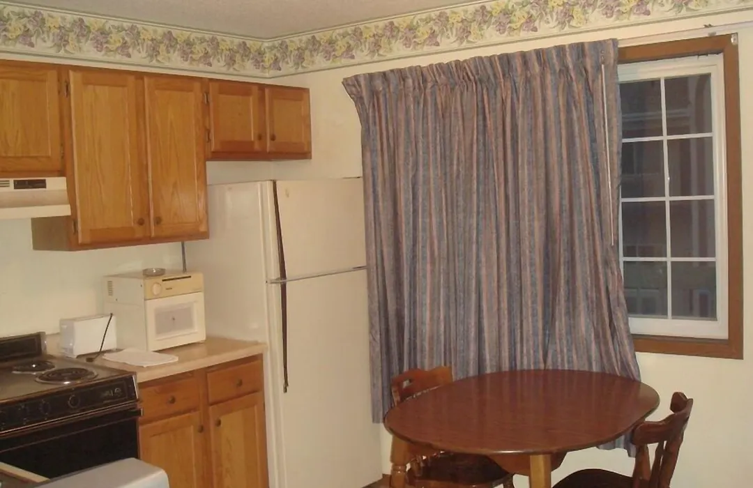 Townhouse Inn & Suites Omaha-1