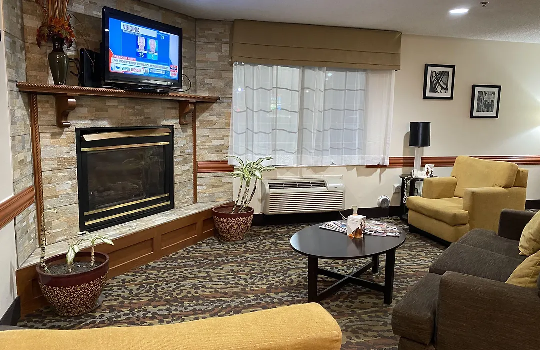 Spark By Hilton Grand Rapids-1