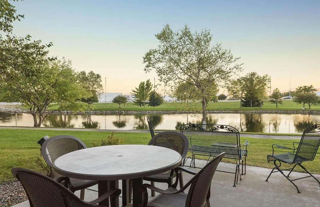 Country Inn & Suites By Radisson, Ankeny - Des Moines-1