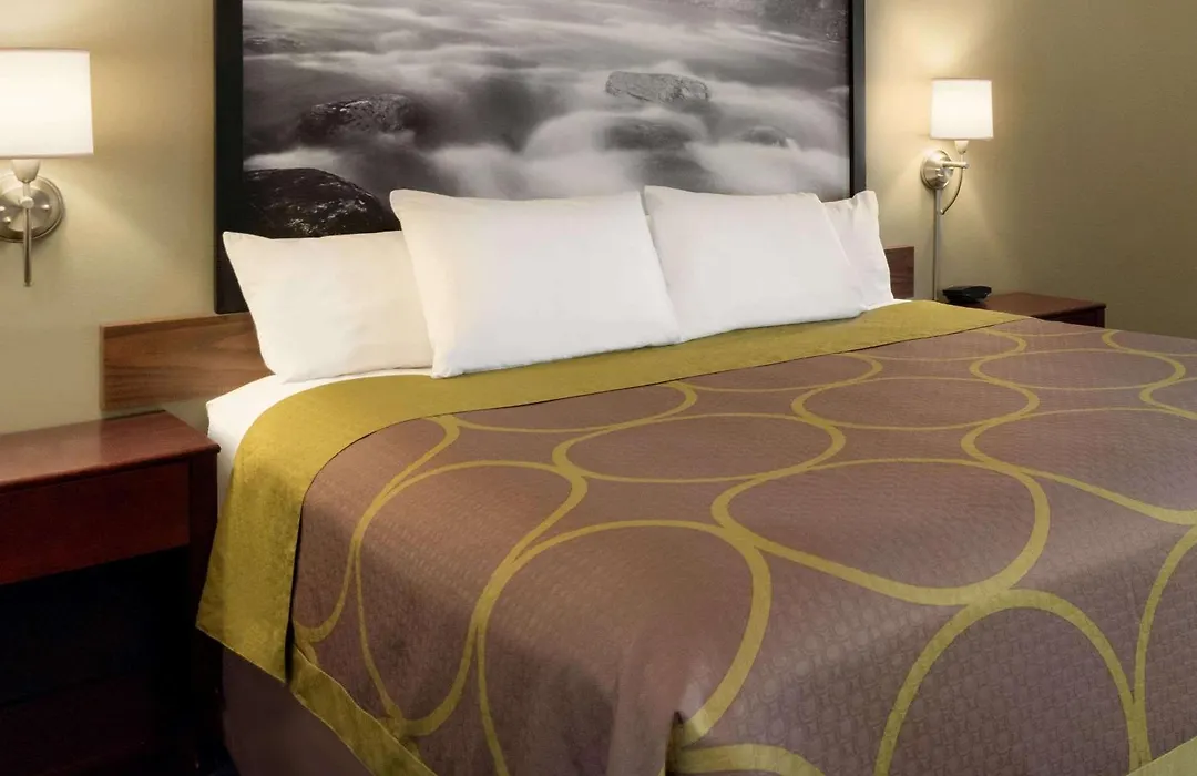 Super 8 By Wyndham Liverpool/Syracuse North Airport-1