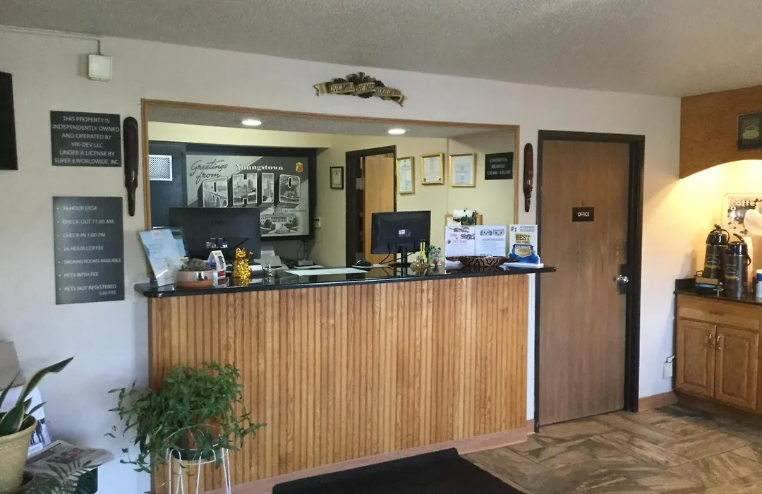 Super 8 By Wyndham Youngstown/Austintown-1