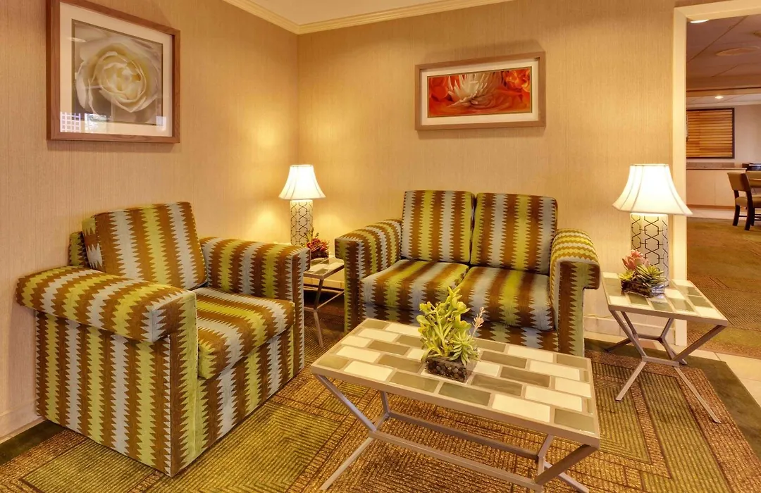 La Quinta By Wyndham Plattsburgh-1