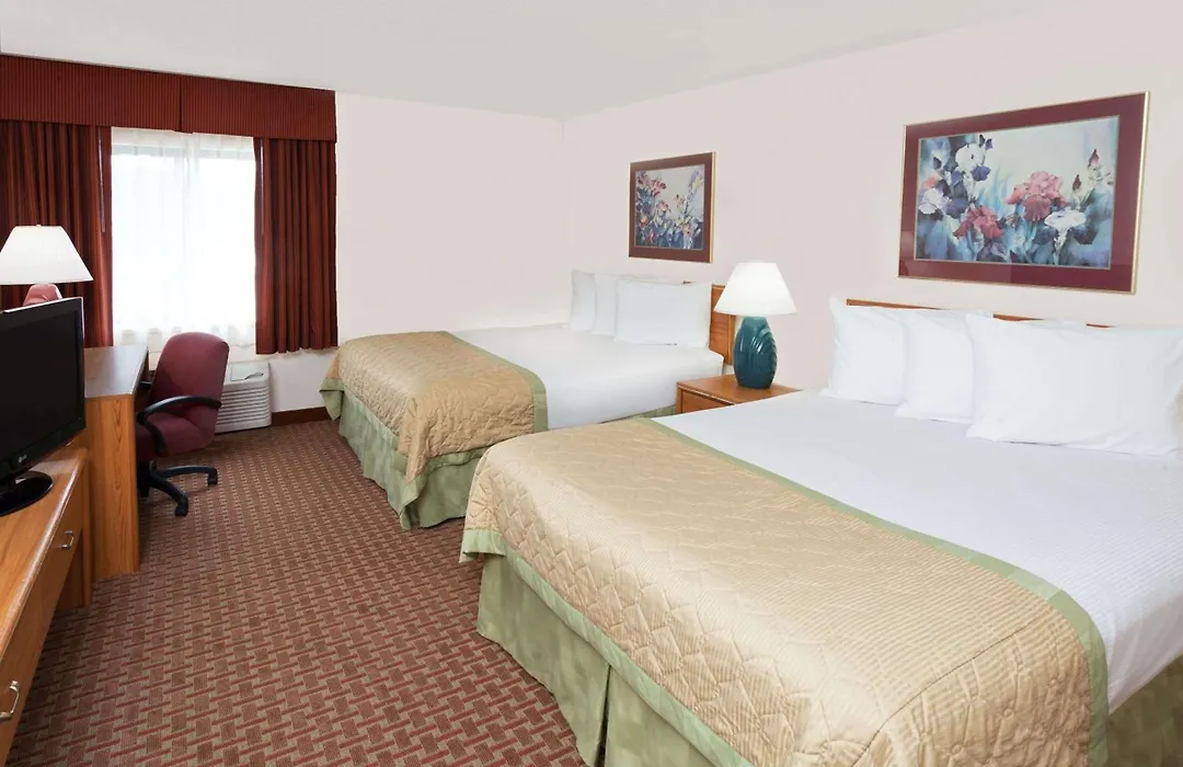 Baymont By Wyndham St. Joseph/Stevensville-1