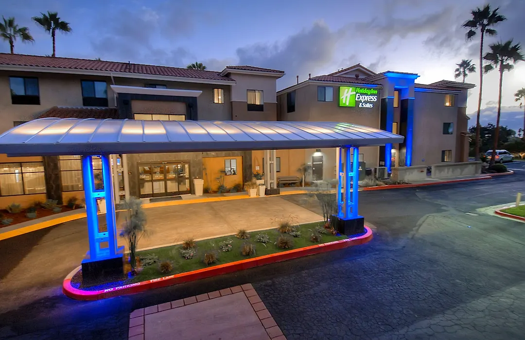 Holiday Inn Express & Suites Carlsbad Beach By Ihg-1