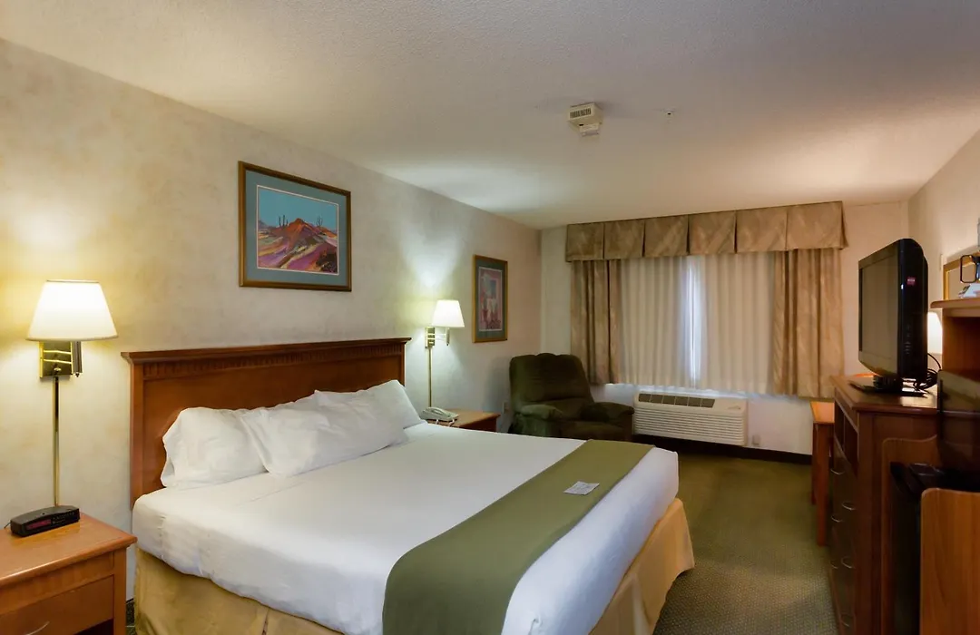 Vagabond Inn Executive-1