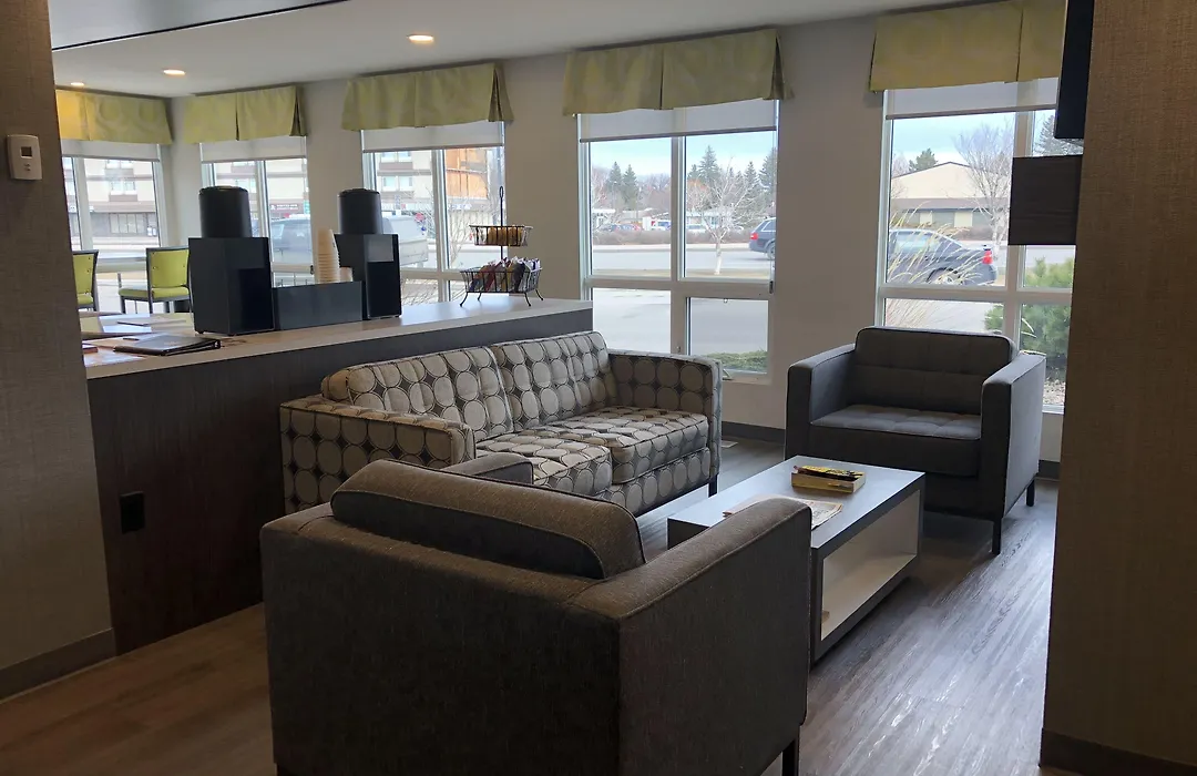 Super 8 By Wyndham Lethbridge-1