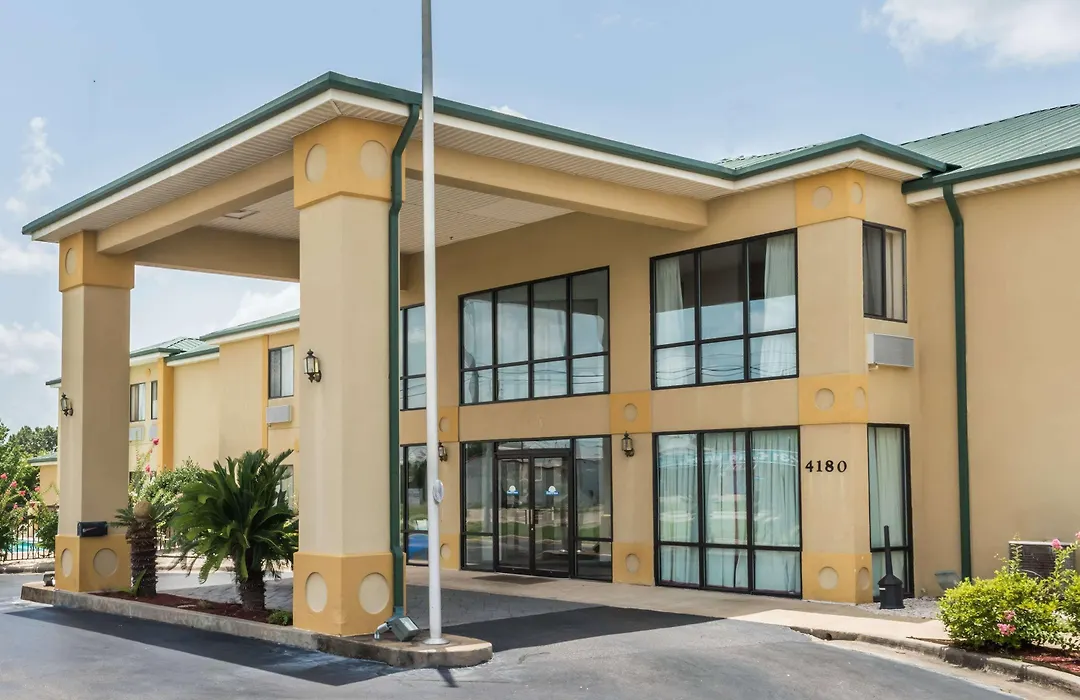 Days Inn By Wyndham Montgomery-1
