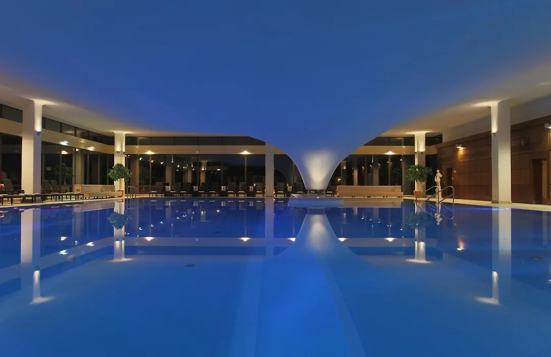 Cliff Hotel Ruegen-1