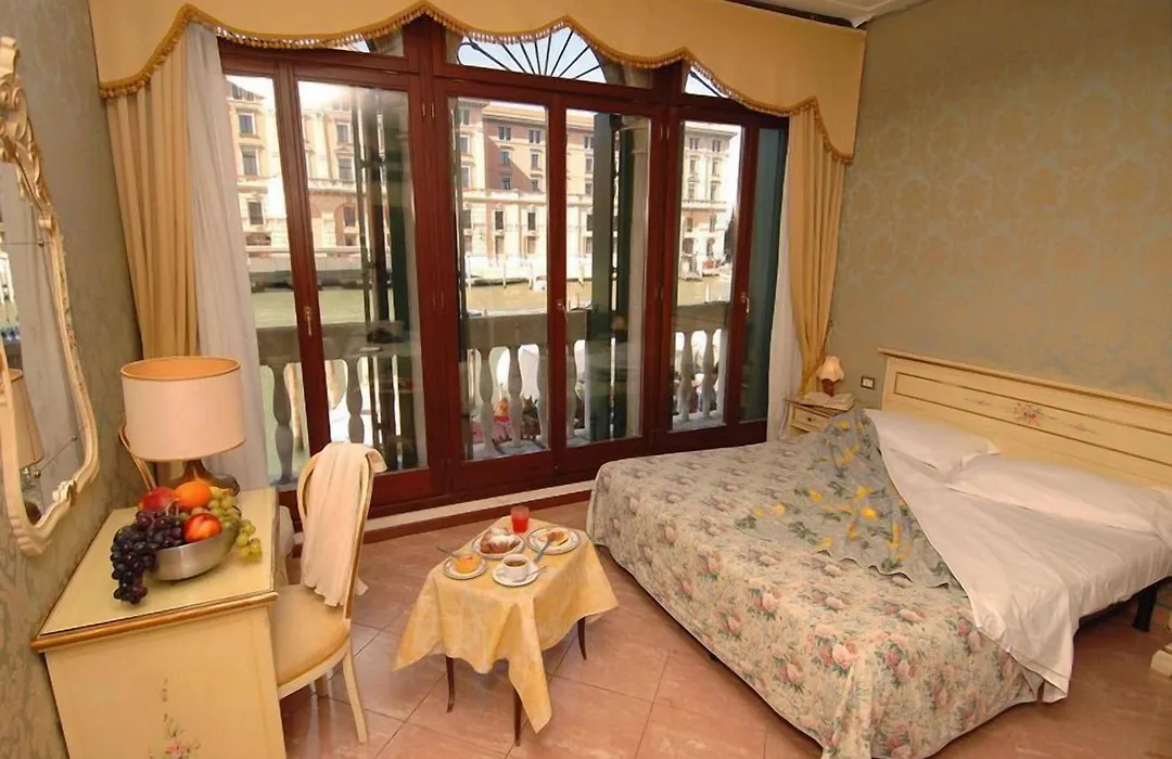 Hotel Canal & Walter-1