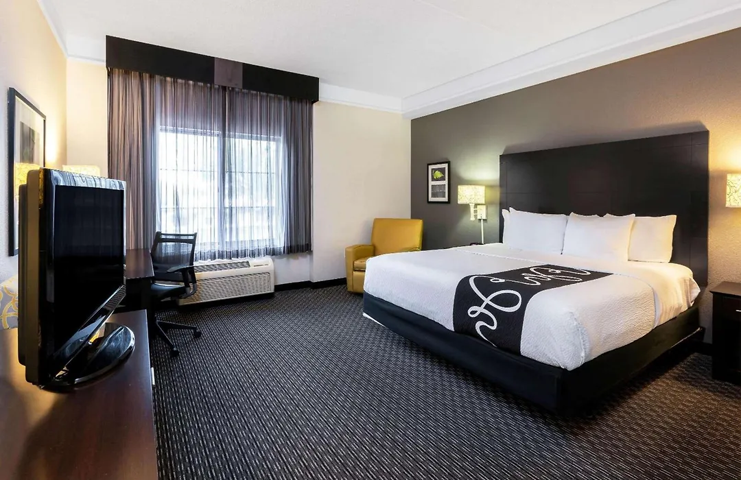 La Quinta Inn & Suites By Wyndham Mesa Superstition Springs-1