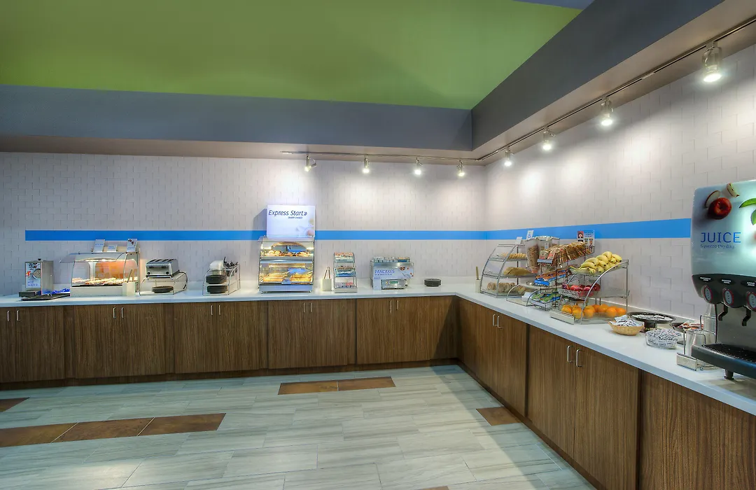 Holiday Inn Express & Suites Tempe By Ihg-1