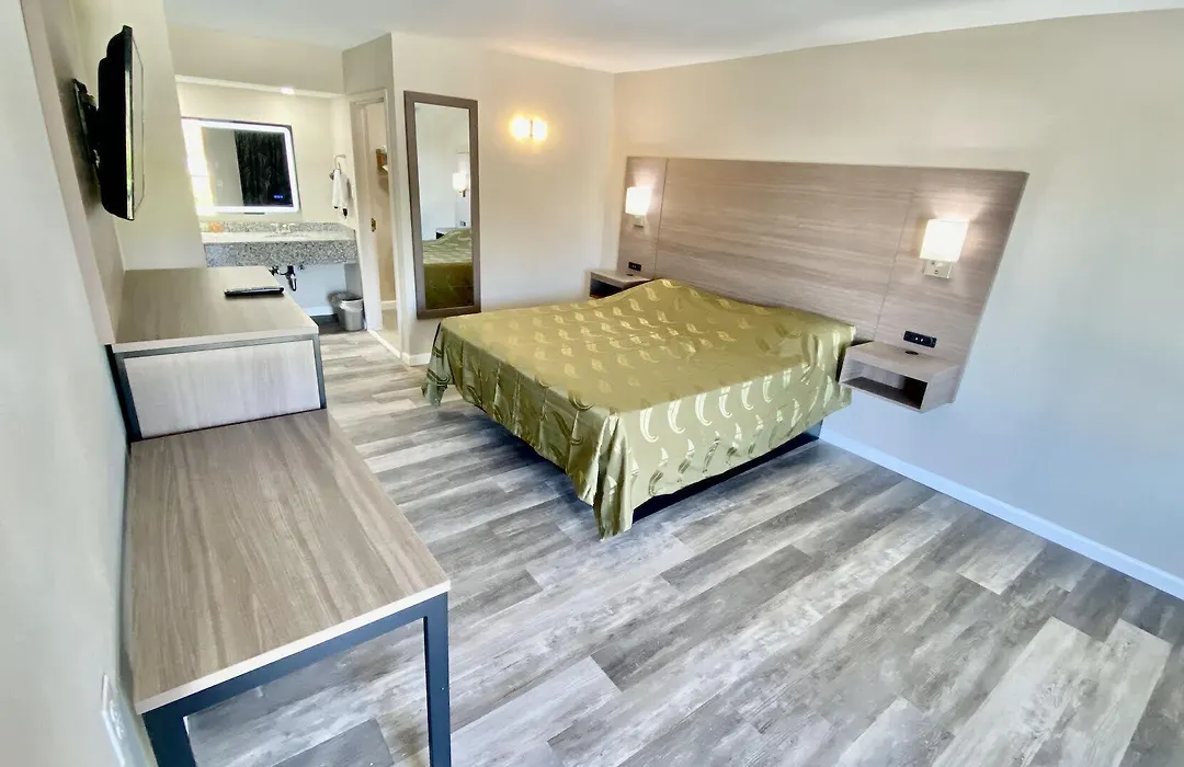 Brentwood Inn & Suites-1