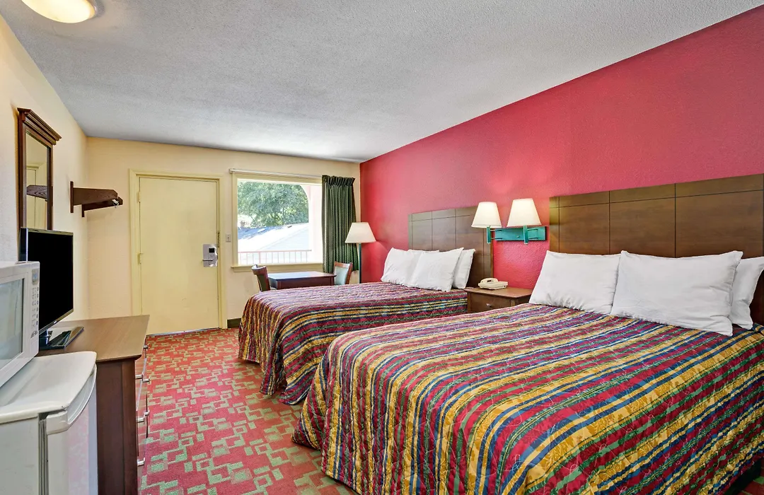 Days Inn By Wyndham Elizabeth City-1