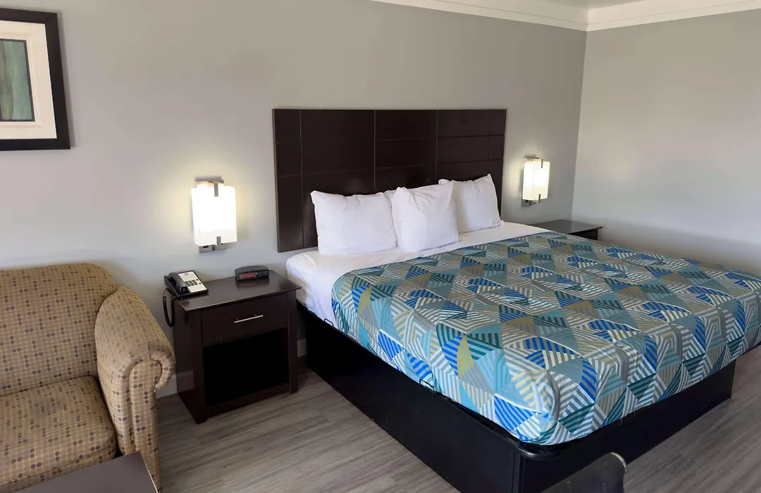 Days Inn By Wyndham Gonzales-1