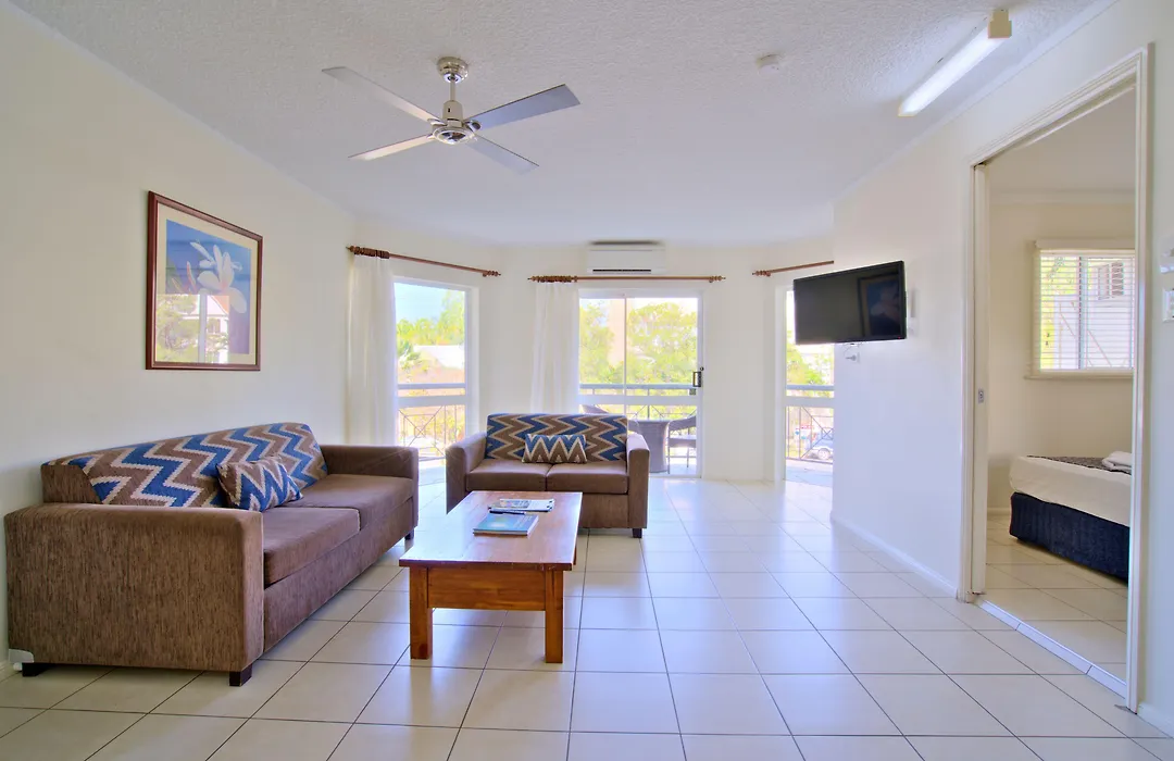Cairns Queenslander Hotel & Apartments-1