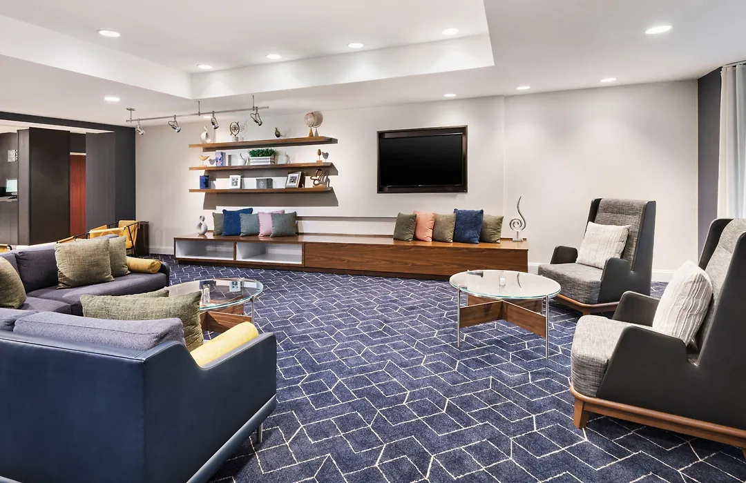 Courtyard By Marriott Burlington-1
