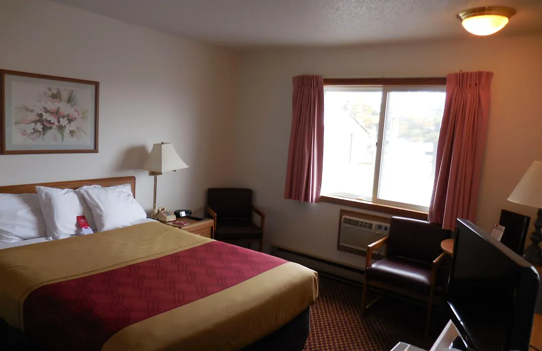 Travelodge By Wyndham Escanaba-1