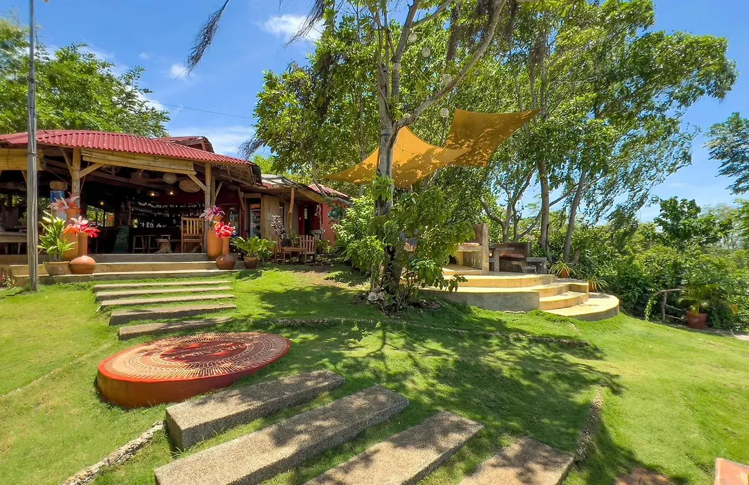 Nakabalo Guesthouse & Restaurant-1