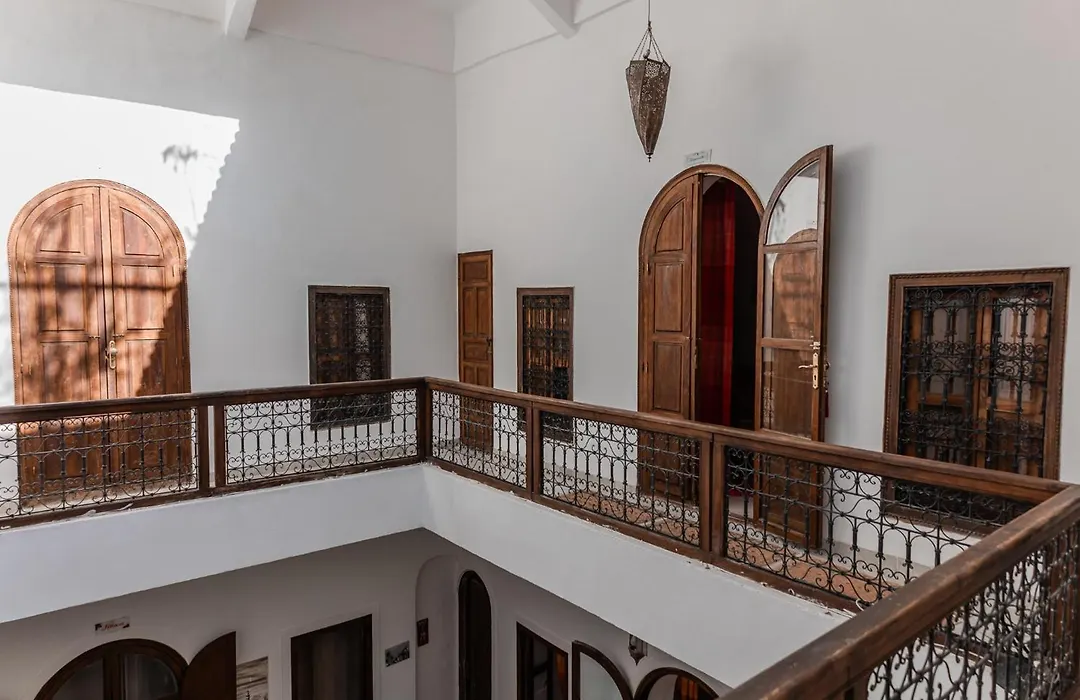 Riad White Flowers-1