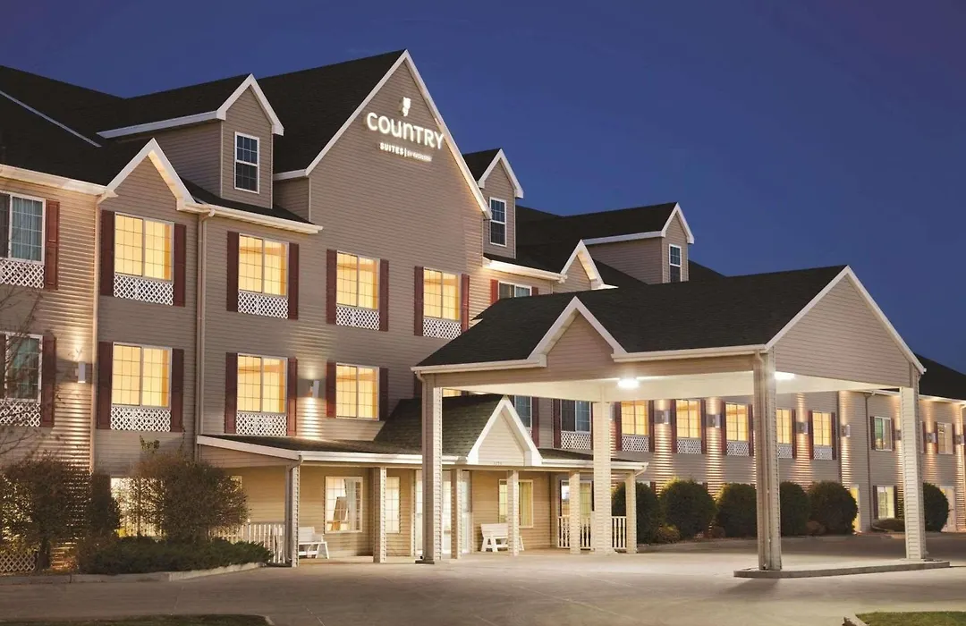 Country Inn & Suites By Radisson Bismarck Waterpark-1