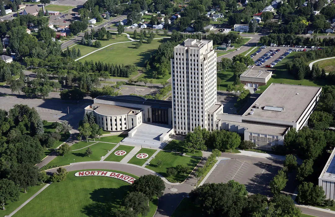 Country Inn & Suites By Radisson Bismarck Waterpark-1