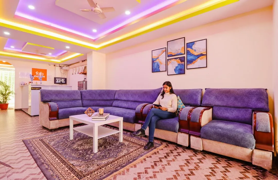 Fabhotel Broholic Suites - Nr Jntu-1