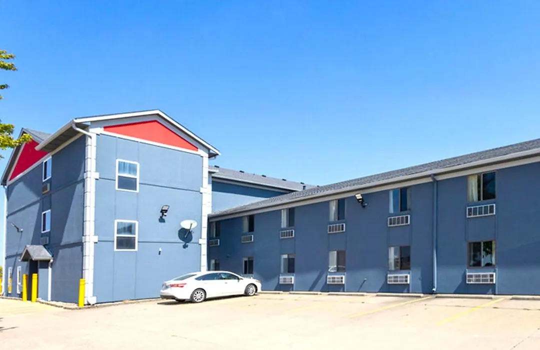 Burgundy Inn & Suites-1
