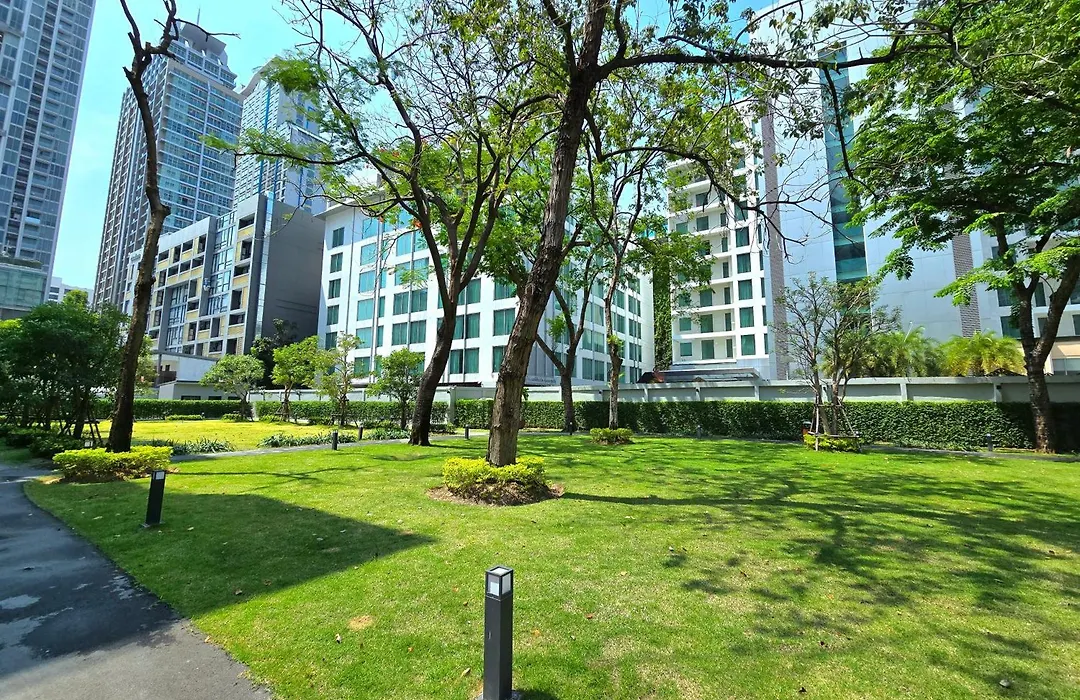 Floral Court Hotel & Residence Sukhumvit 13-1
