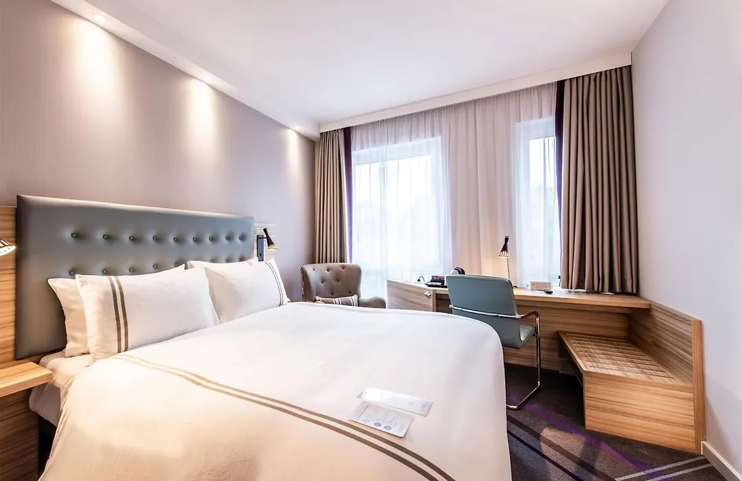 Premier Inn Hannover City University-1