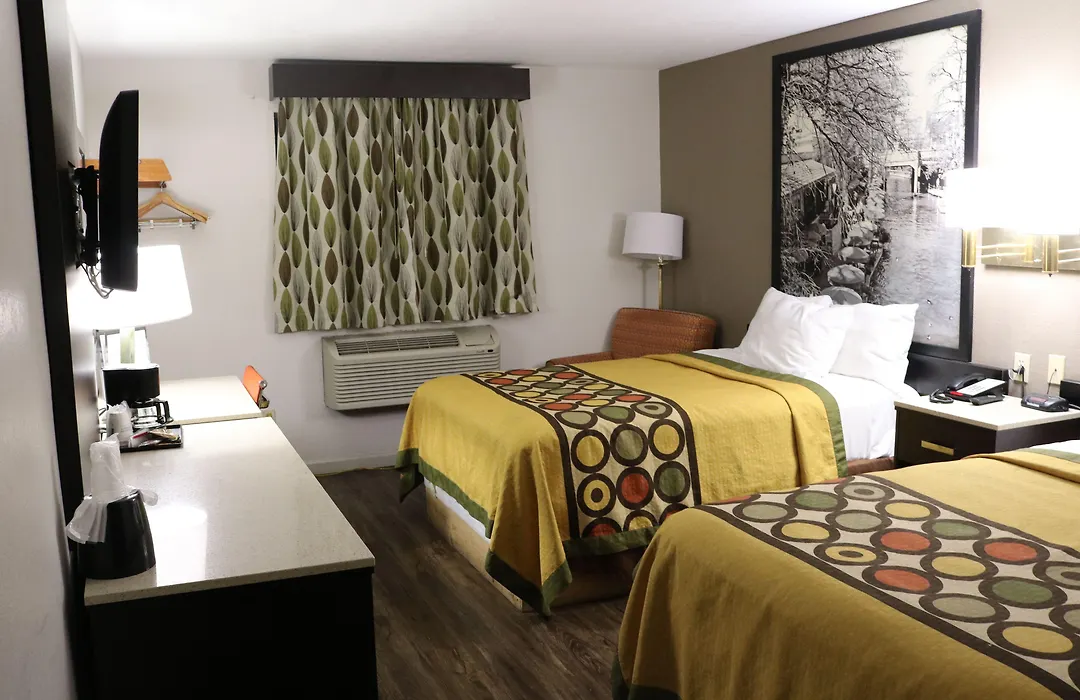 Super 8 By Wyndham San Antonio/I-35 North-1