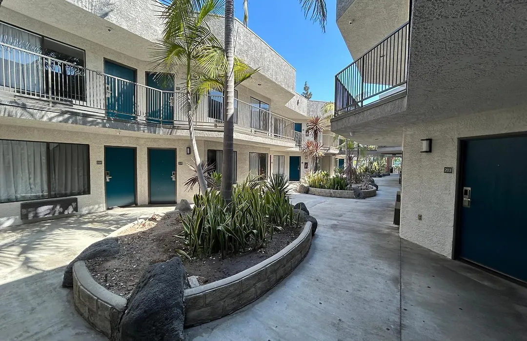 Studio 6 Suites Gardena, Ca-1