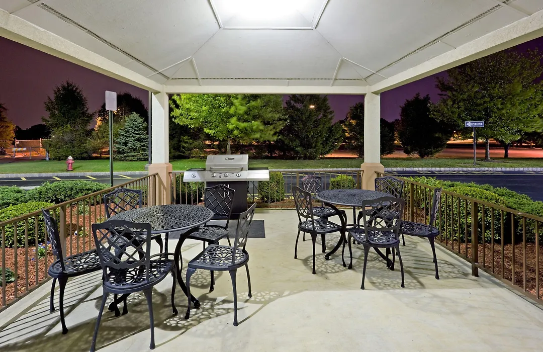 Sonesta Simply Suites Somerset-1