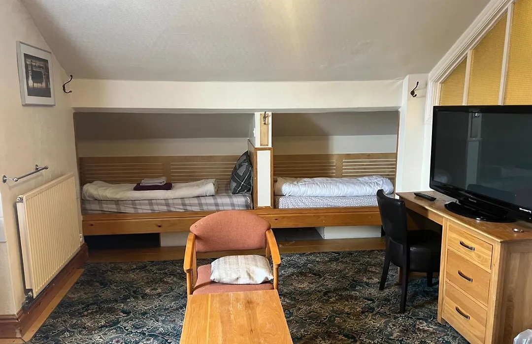 Hylands Hotel Family Room With Free Parking-1