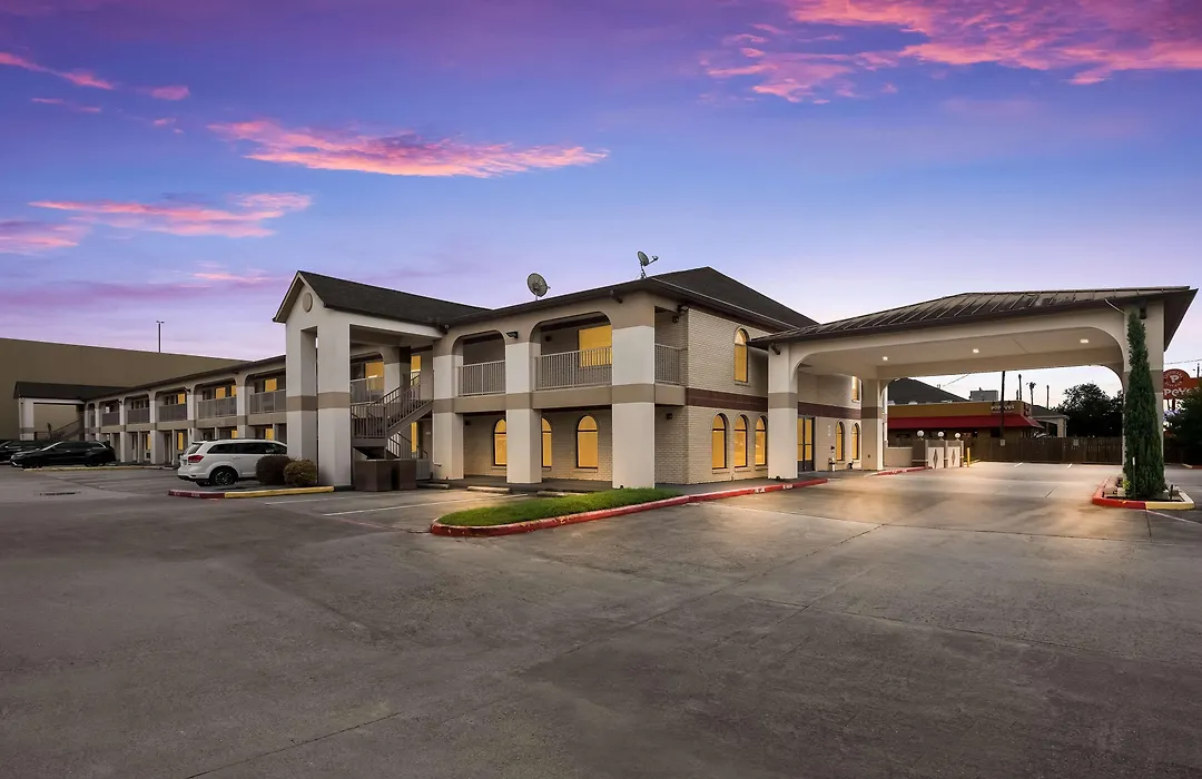 Surestay Hotel By Best Western Deer Park-1