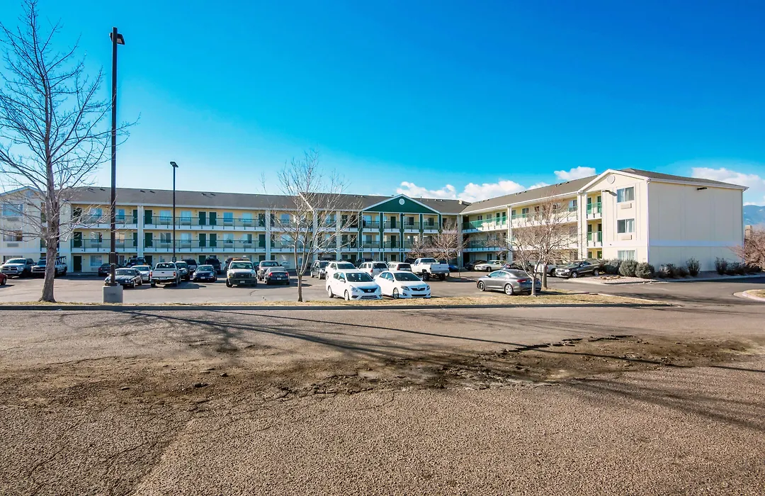 Hometowne Studios By Red Roof Colorado Springs - Airport-1