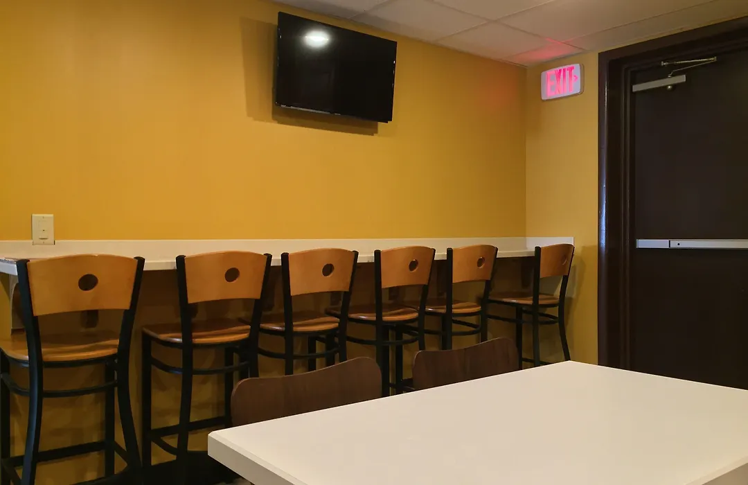 Super 8 By Wyndham Kenmore/Buffalo/Niagara Falls Area-1