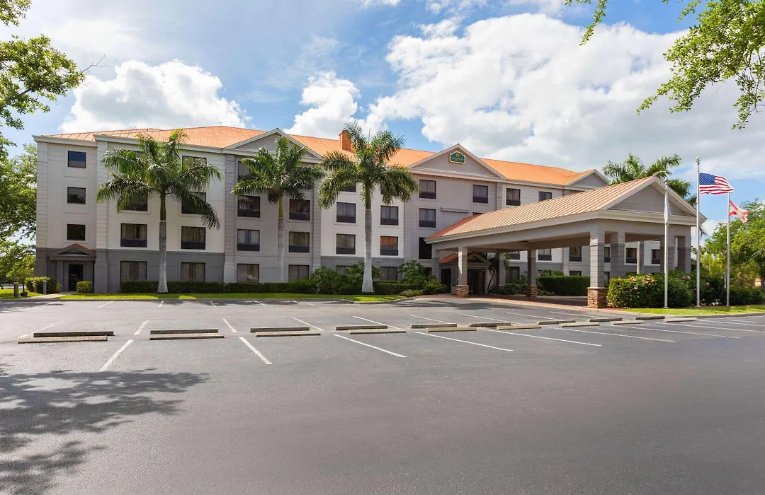 La Quinta By Wyndham Bonita Springs Naples North-1
